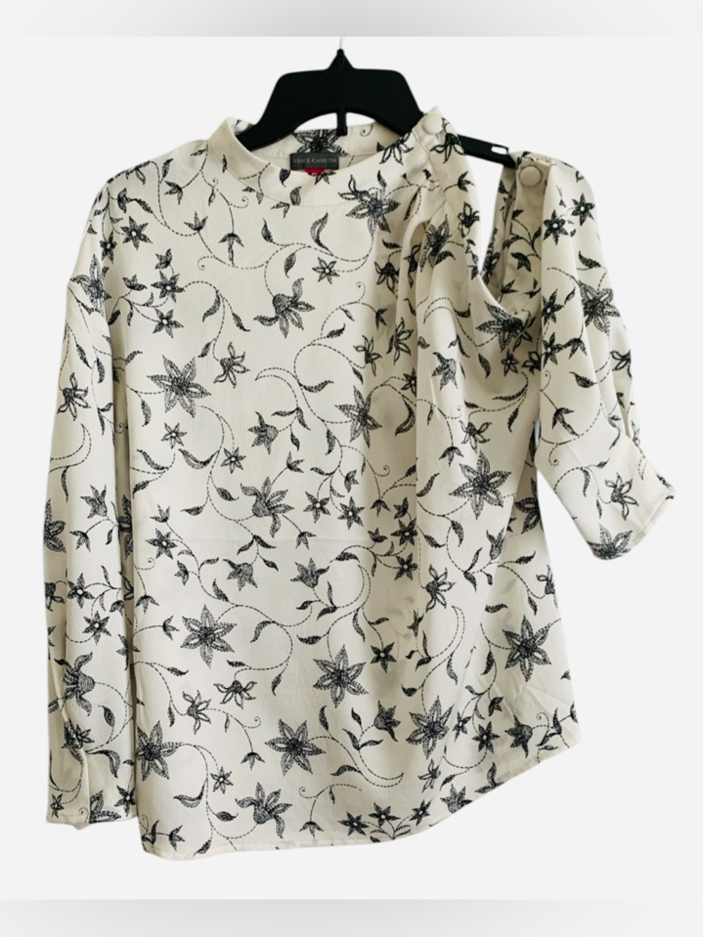Vince Camuto whismigoth fairygoth Asymmetrical flower Blouse small